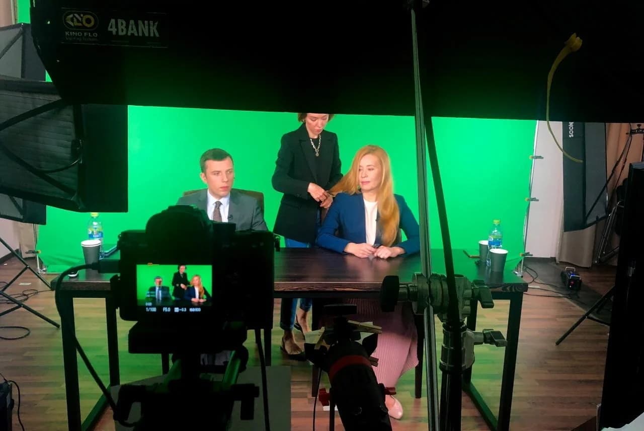 Онлайн-конференция Райффайзенбанка в виртуальном оформлении, дополнительный кадр 1